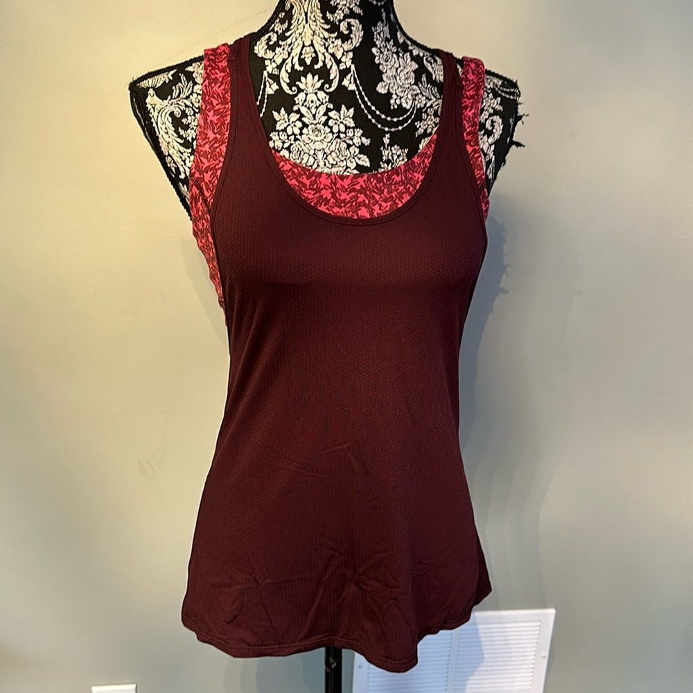 Lululemon size 6 top